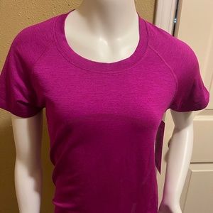 Lululemon Swiftly Tech 2.0, short sleeve, Magenta Purple